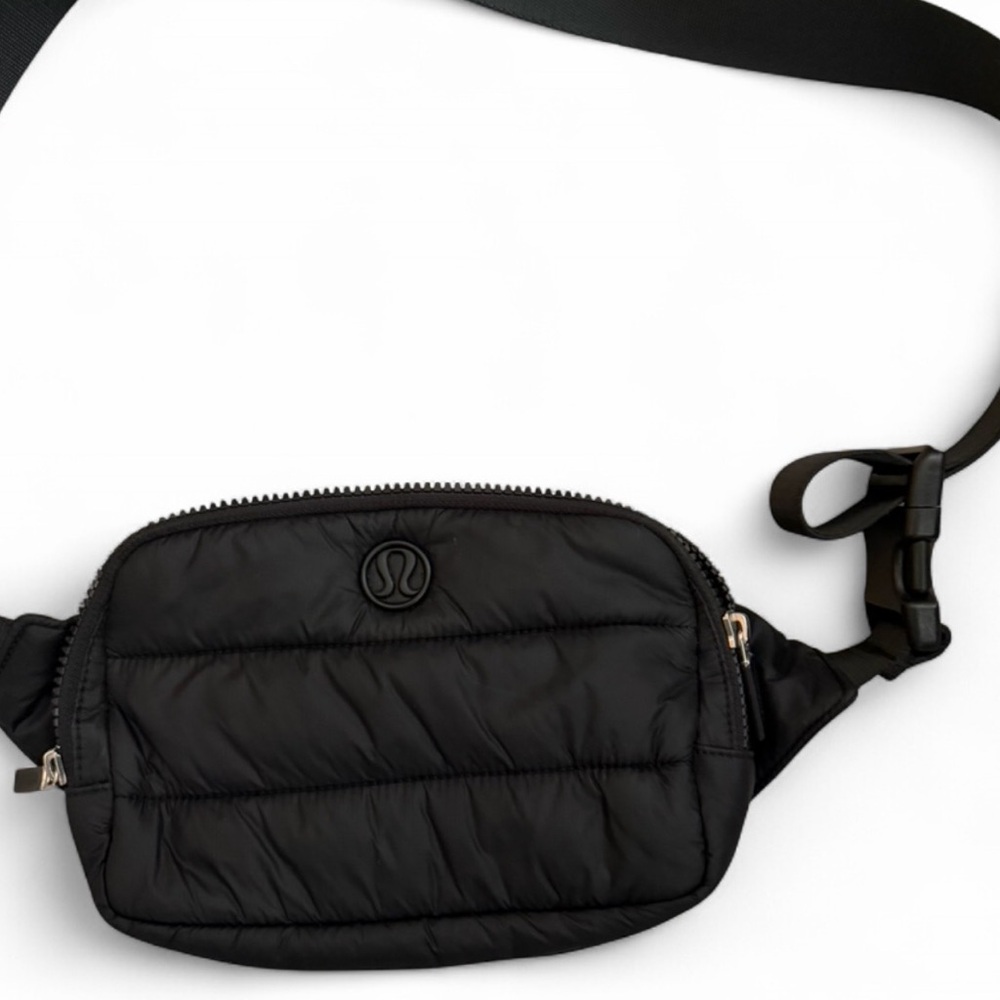 Black Lululemon belt bag